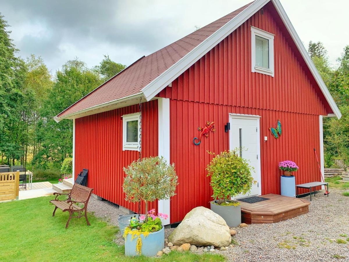 The Blomsholm Cabin - Load Your Electric Car Стромстад Экстерьер фото